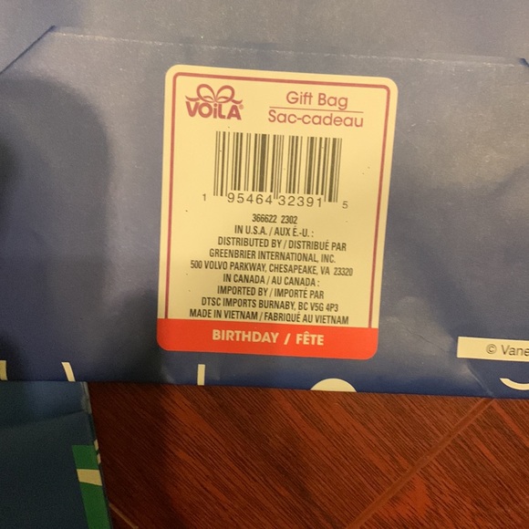 3 birthday gift bags/ happy birthday tissue paper - Picture 7 of 15